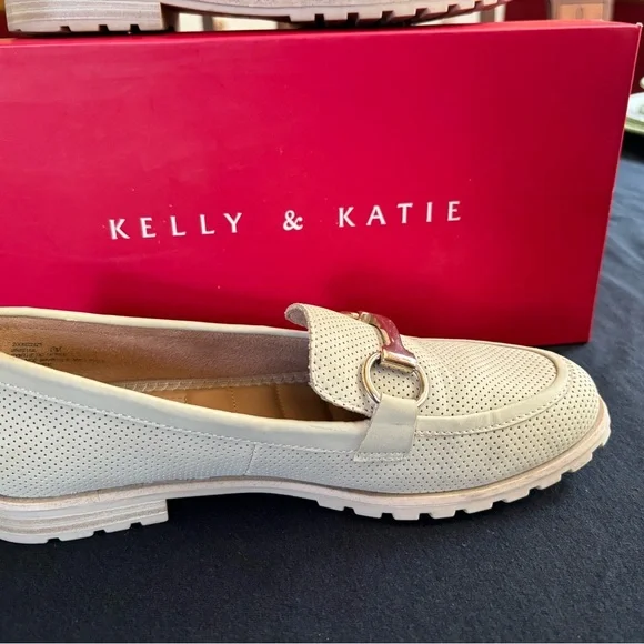 Kelly and Katie Tan Loafers size 6 - Picture 7 of 9